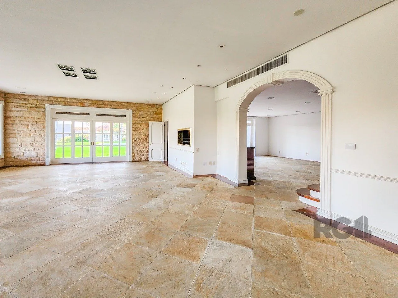 Imagem Casa de Fazenda com 1.318m²