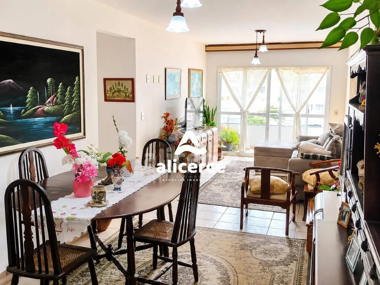 Imagem Apartamento com 3 Quartos, sendo 01 Suíte e 123m² à Venda em Capoeiras, Florianópolis
