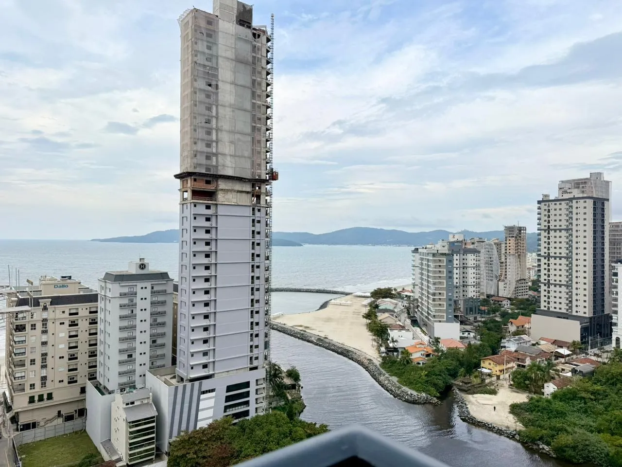 Imagem Apartamento com vista para o mar à venda com 200m2 por R$ 3.800.000,00