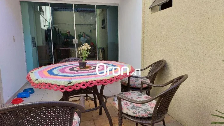 Imagem Sobrado com 3 dormitórios à venda, 145 m² por R$ 750.000,00 - Jardim Europa - Goiânia/GO