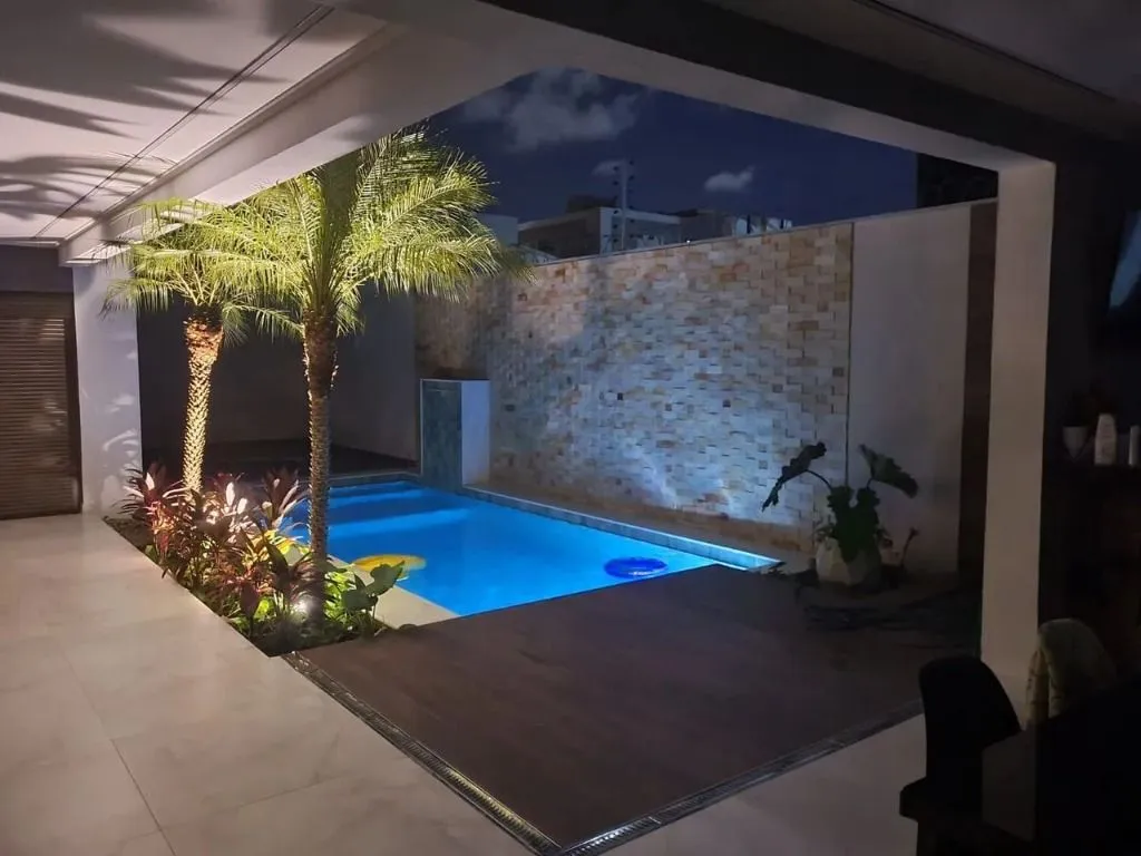 Imagem Casa térrea com 4 quartos, piscina e energia solar no Altiplano. Conforto, tecnologia e localização nobre em João Pessoa.