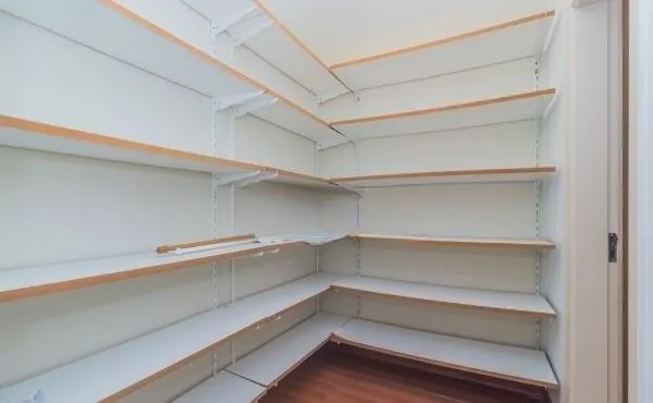 Imagem Casa em Condomínio em Ipanema de 3 dormitórios e 2 vagas DESOCUPADA