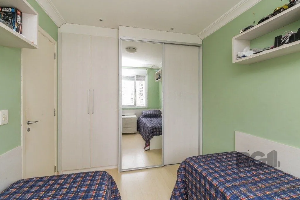 Imagem Apartamento 95m² - semi mobiliado, 3 dormitórios, 1 suíte e 2 vagas no bairro Passo da Areia