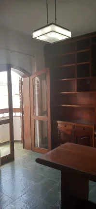 Imagem Residencia localizada no Estoril II, completa em armarios, 4 suítes.