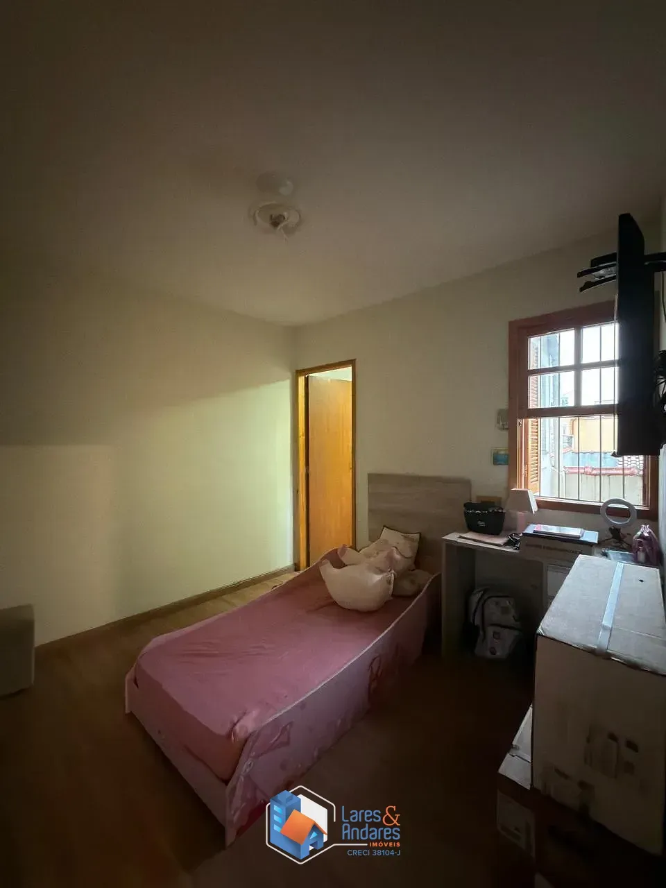 Imagem Sobrado para venda em Vila Nivi com 3 quartos, sendo 1 suíte, 100m²