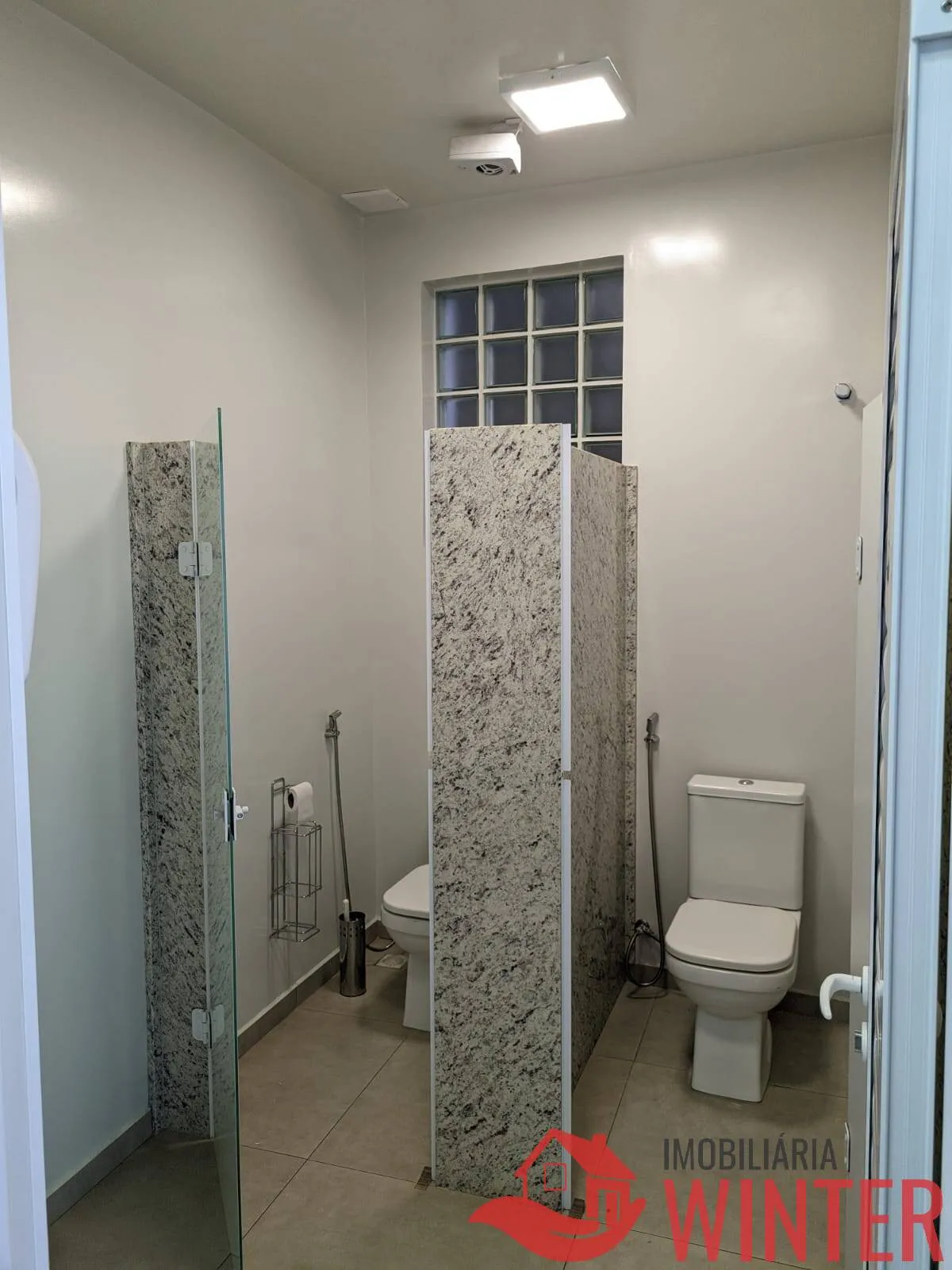 Imagem Sala de esquina terrea com 210m2