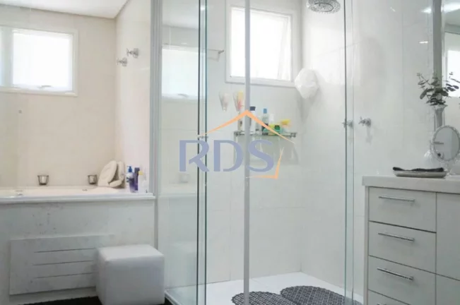 Imagem Vende um luxuoso e confortável apartamento Garden duplex com 540m² de área útil, no piso superior tem 3 suítes