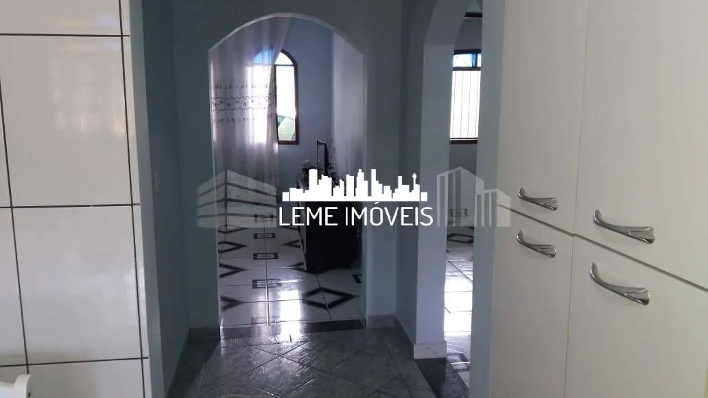 Imagem CASA TÉRREA AMPLA À VENDA NO LITORAL DE SÃO PAULO, ACEITA FGTS!!!