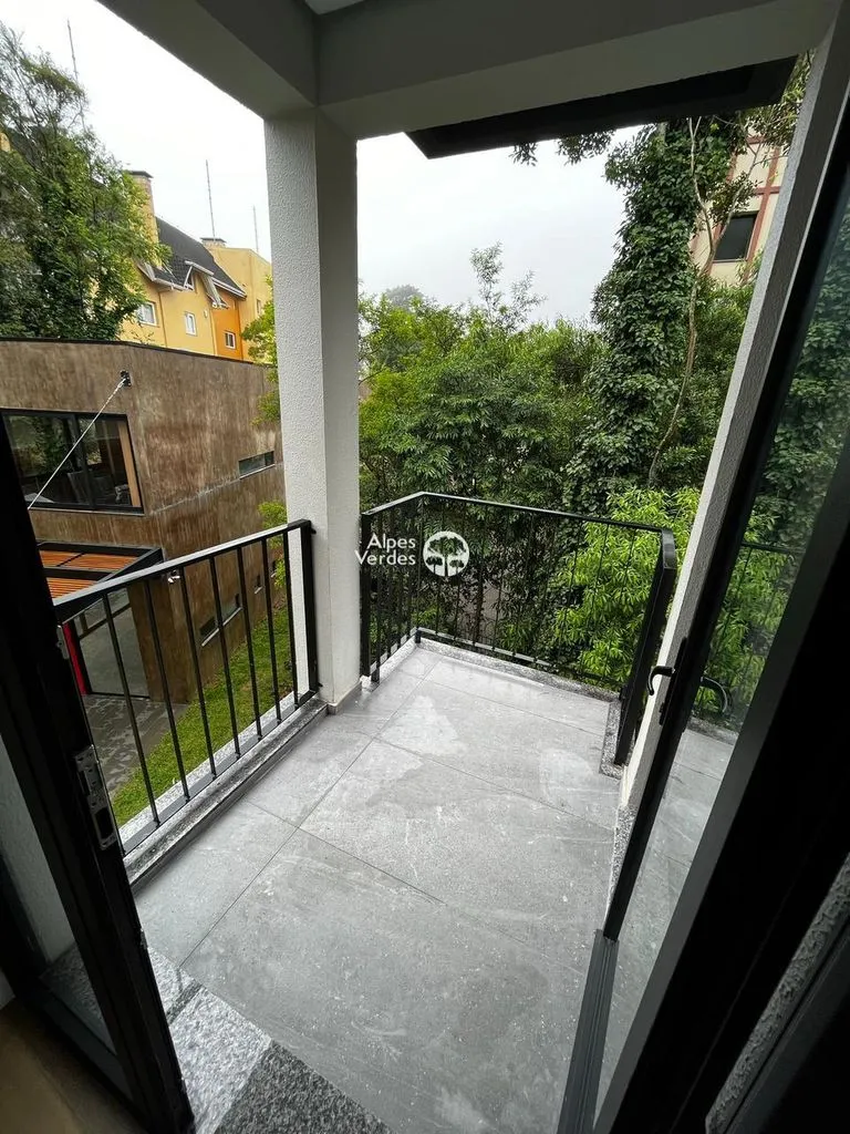 Imagem Vende-se apartamento em Gramado com 1 dormitorios semi mobiliado