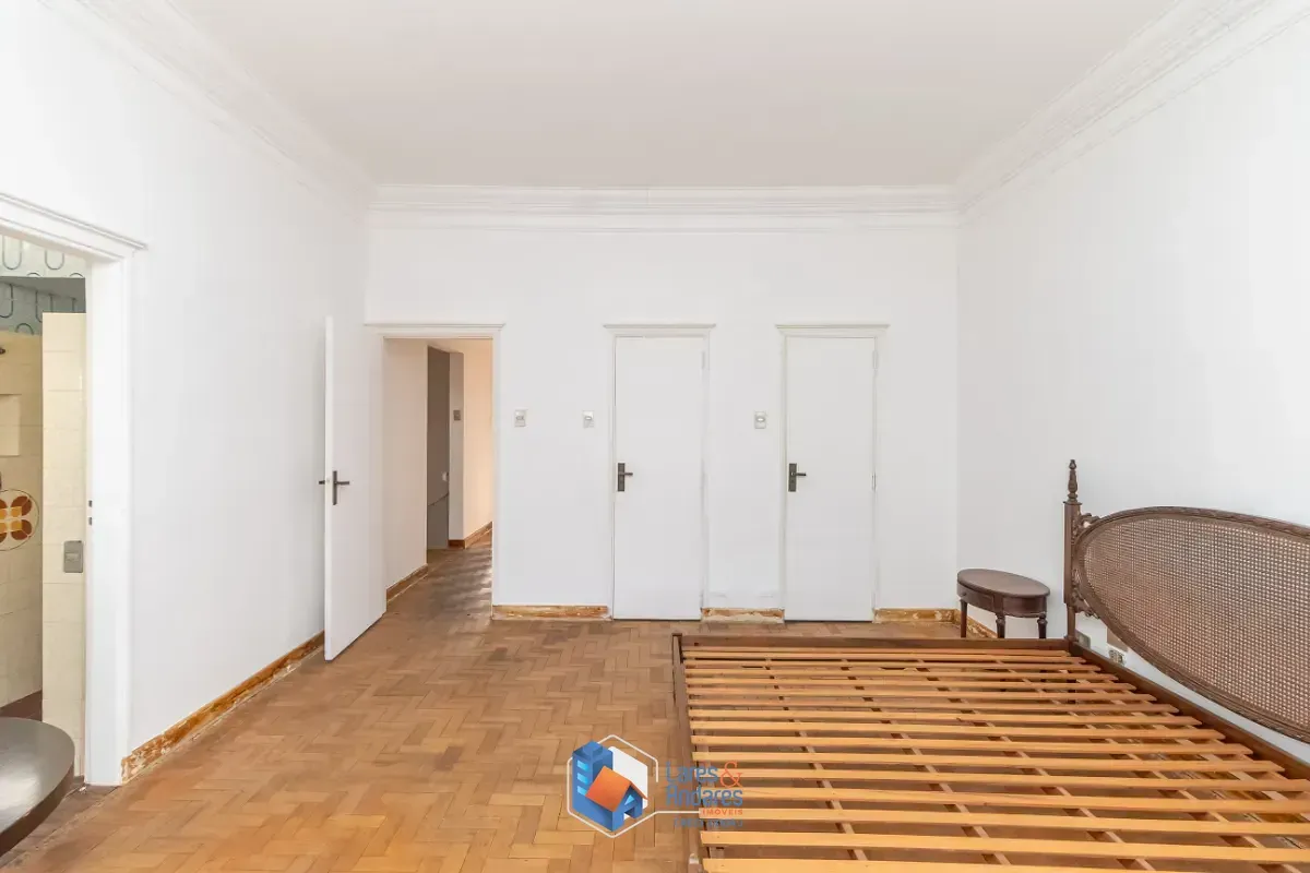 Imagem Casa para venda em Paraíso com 4 quartos, sendo 1 suíte, 244m²