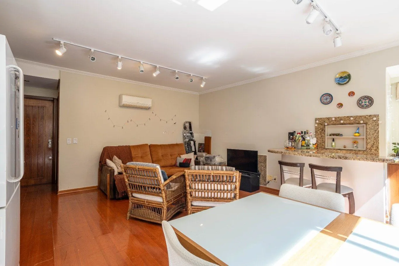 Imagem Apartamento de 3 quartos e 93m² à venda em Rio Branco, Porto Alegre.