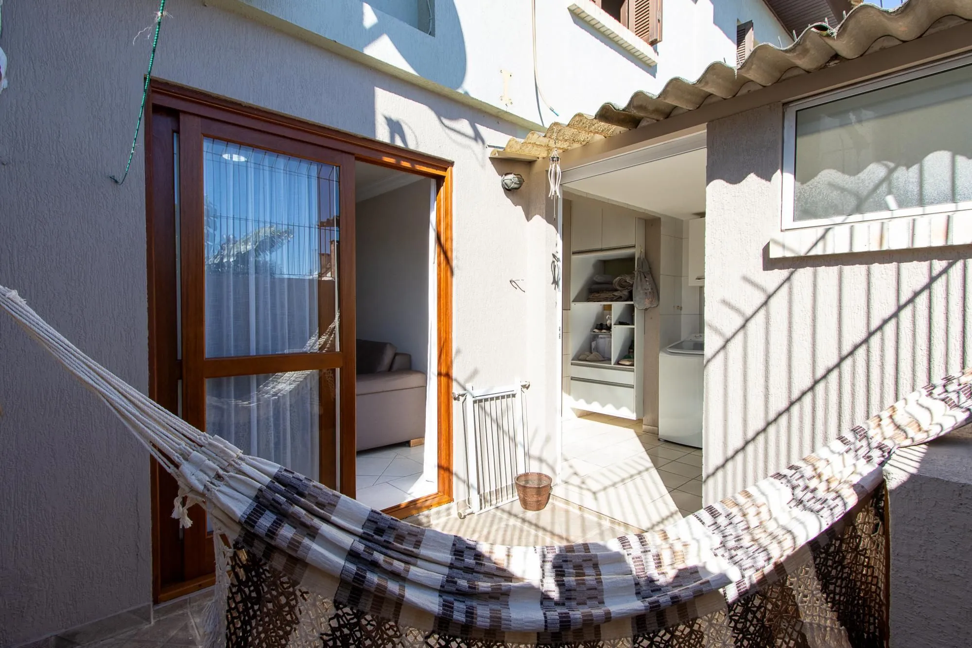 Imagem Casa em condomínio fechado, 104m² privativos, 2 quartos, 1 vaga, bairro Camaquã