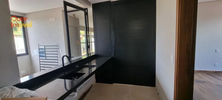 Imagem Oportunidade única: Casa de alto padrão em condomínio à venda em Ribeirão Preto-SP no Residencial E Empresarial Alphaville! 4 quartos, 4 suítes, 2 salas, 7 banheiros, 6 vagas de garagem, 421m². Quer Imóvel Negócios Imobiliários!