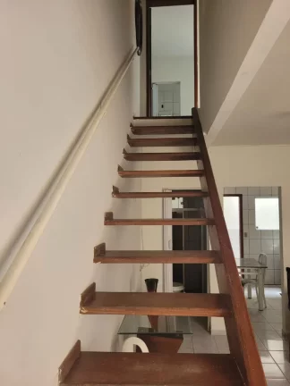 Imagem Casa duplex em condomínio fechado com área de lazer