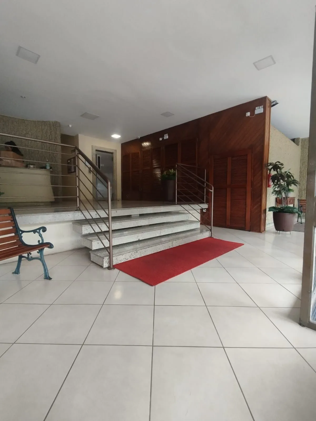 Imagem Apartamento com 3 dormitórios e vaga de garagem na João Pessoa - conforto e praticidade no coração de Porto Alegre!