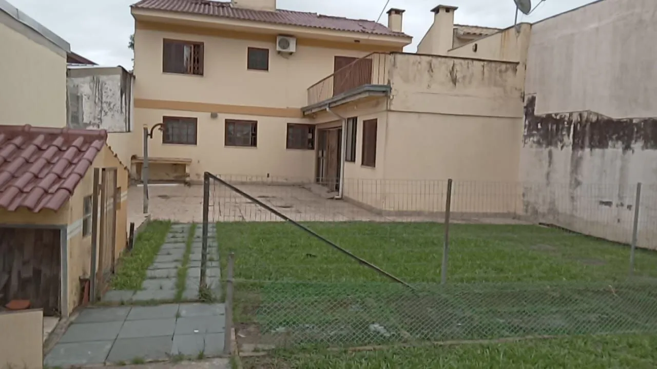 Imagem Casa 03 dormitórios, com páteo