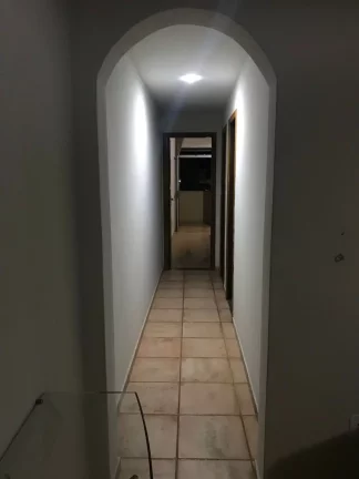 Imagem Excelente apartamento em ótima localização da Praia do Morro 2 quartos sendo uma suíte com varanda
