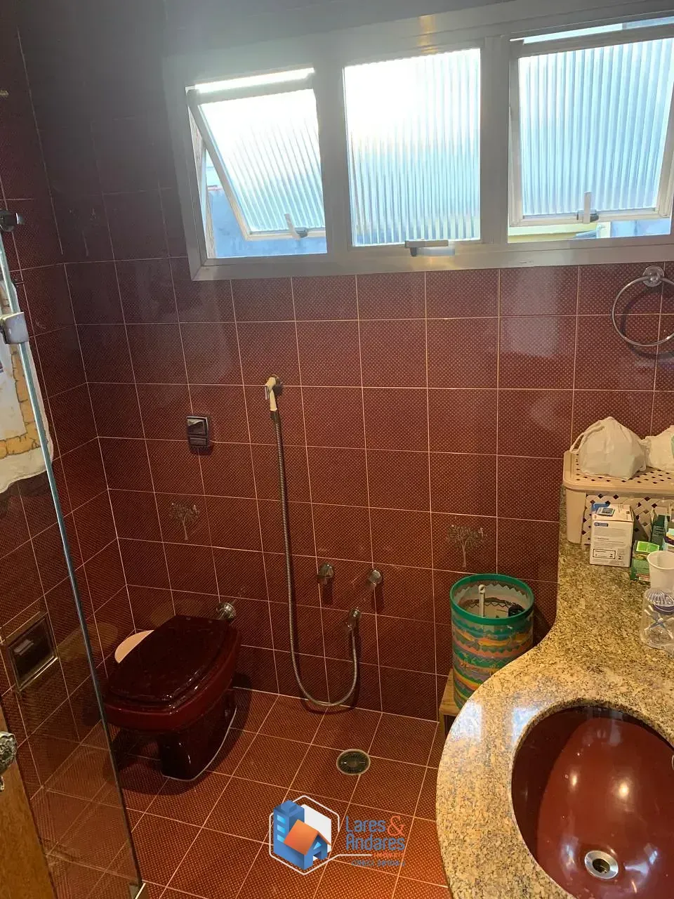 Imagem Sobrado para venda em Planalto Paulista com 3 quartos, sendo 2 suítes, 250m²