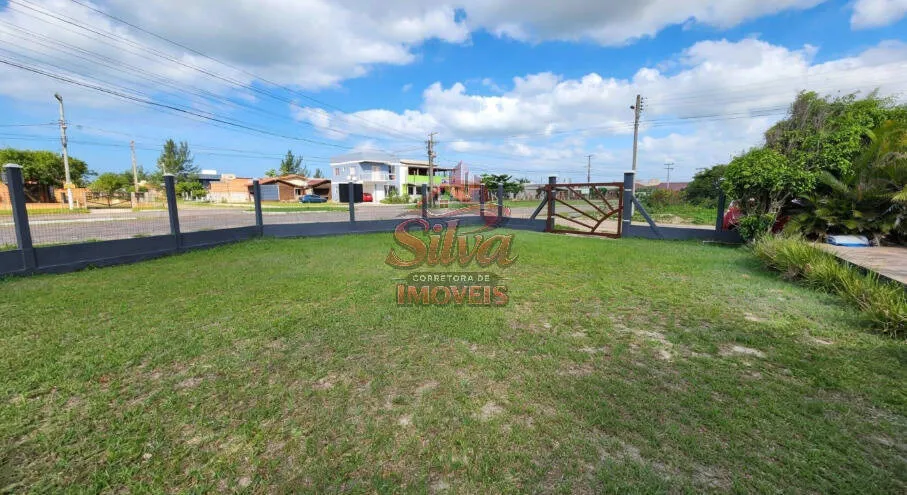 Imagem C759 | Casa c/ piscina na Av. Principal