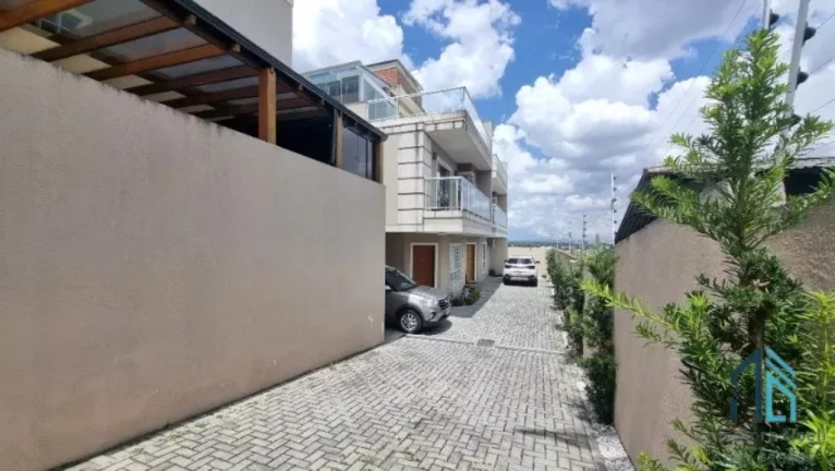 Imagem Sobrado em condomínio 03 quartos c/suíte, terraço, espaço nos fundos, no Uberaba em Curitiba PR
