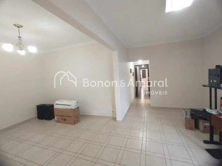 Imagem Casa à Venda com 4 Quartos no Taquaral