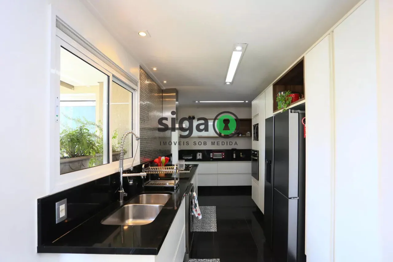 Imagem Apartamento de 223 metros com 3 quartos e 4 vagas