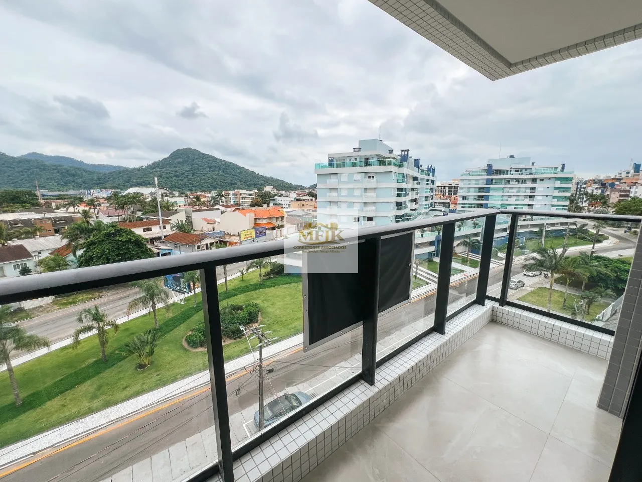 Imagem Residencial Laguna Imóvel Pronto Área total 220m² Área privativa 153m² 4 quartos sendo 1 suíte 2 banheiros social 2 vaga