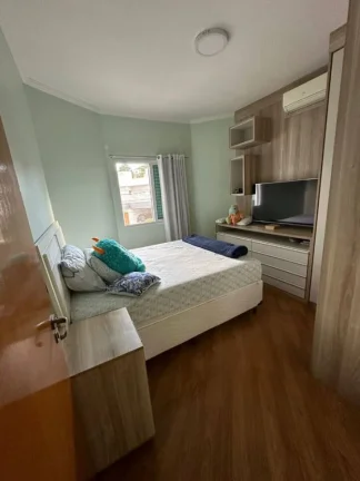 Imagem Casa 3 dormitórios ( 1 suíte), 2 vagas, Condomínio Crystal Park - Jacareí.