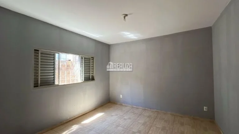 Imagem Casa à venda no bairro Jardim Elza Amuí I, em Uberaba. Ótima oportunidade!