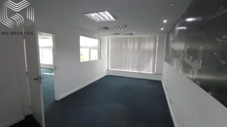Imagem Oportunidade Imperdível: Sala Comercial de 120m² no Condomínio de Jacarepaguá, Rio de Janeiro-RJ!