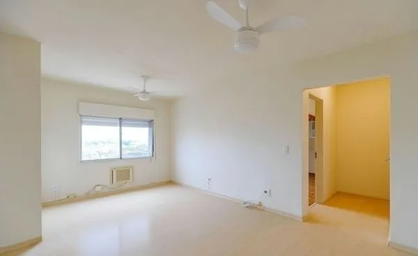 Imagem Apartamento na Medianeira de 2 dormitórios e vaga DESOCUPADO