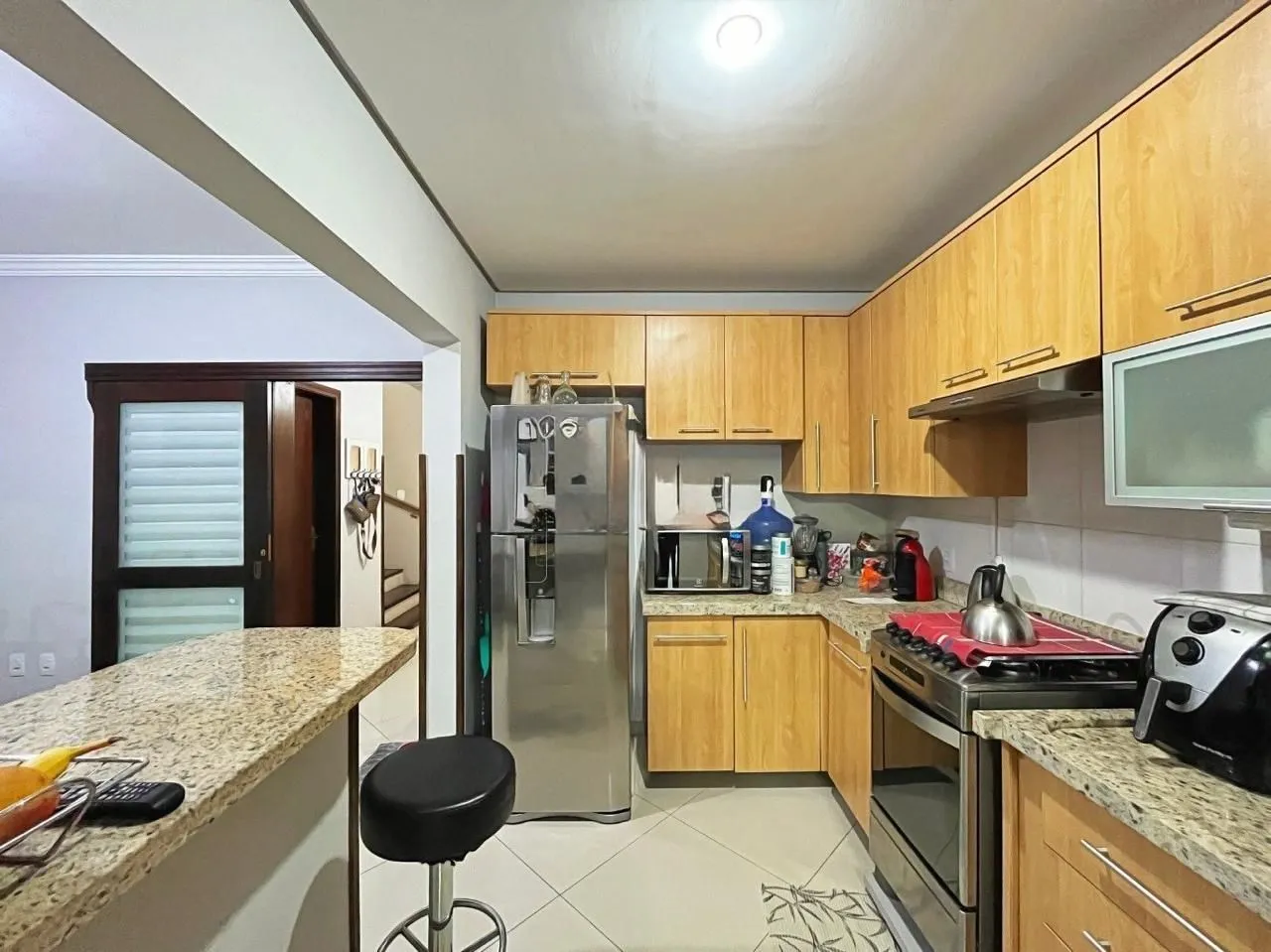 Imagem Excelente casa a venda com 3 dormitórios no bairro Tristeza em Porto Alegre.