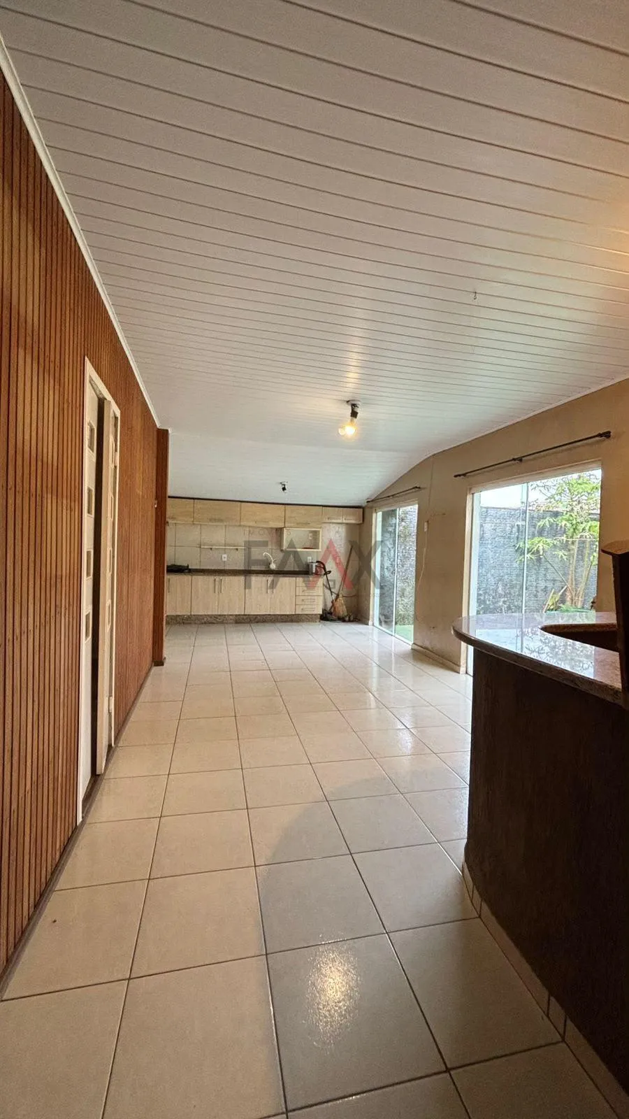 Imagem Casa Aconchegante de Madeira com Terreno à Venda - Santana, Guarapuava - PR