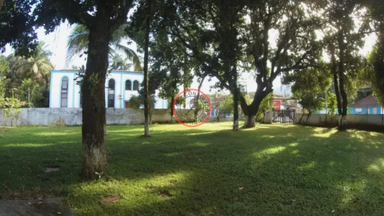 Imagem CASA COM TERRENO DE 1.356 METROS A VENDA, NA PRINCIPAL AVENIDA DE BOISSUCANGA.