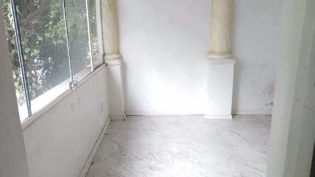 Imagem Casa para Venda - 485m², 5 dormitórios, sendo 1 suites, 1 vaga - Petrópolis