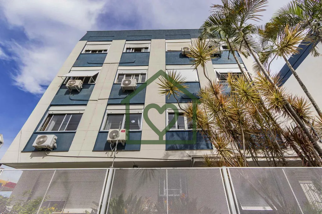 Apartamento de frente, reformado, excelente iluminação natural e ventilação cruzada. 
 
 Diferen...