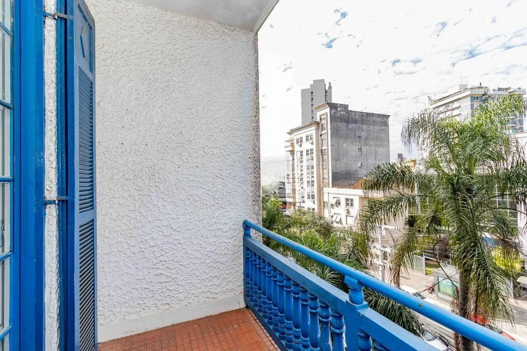 Imagem Vende-se apartamento com 2 quartos, sacada e 1 vaga - 113 m² - Moinhos de Vento