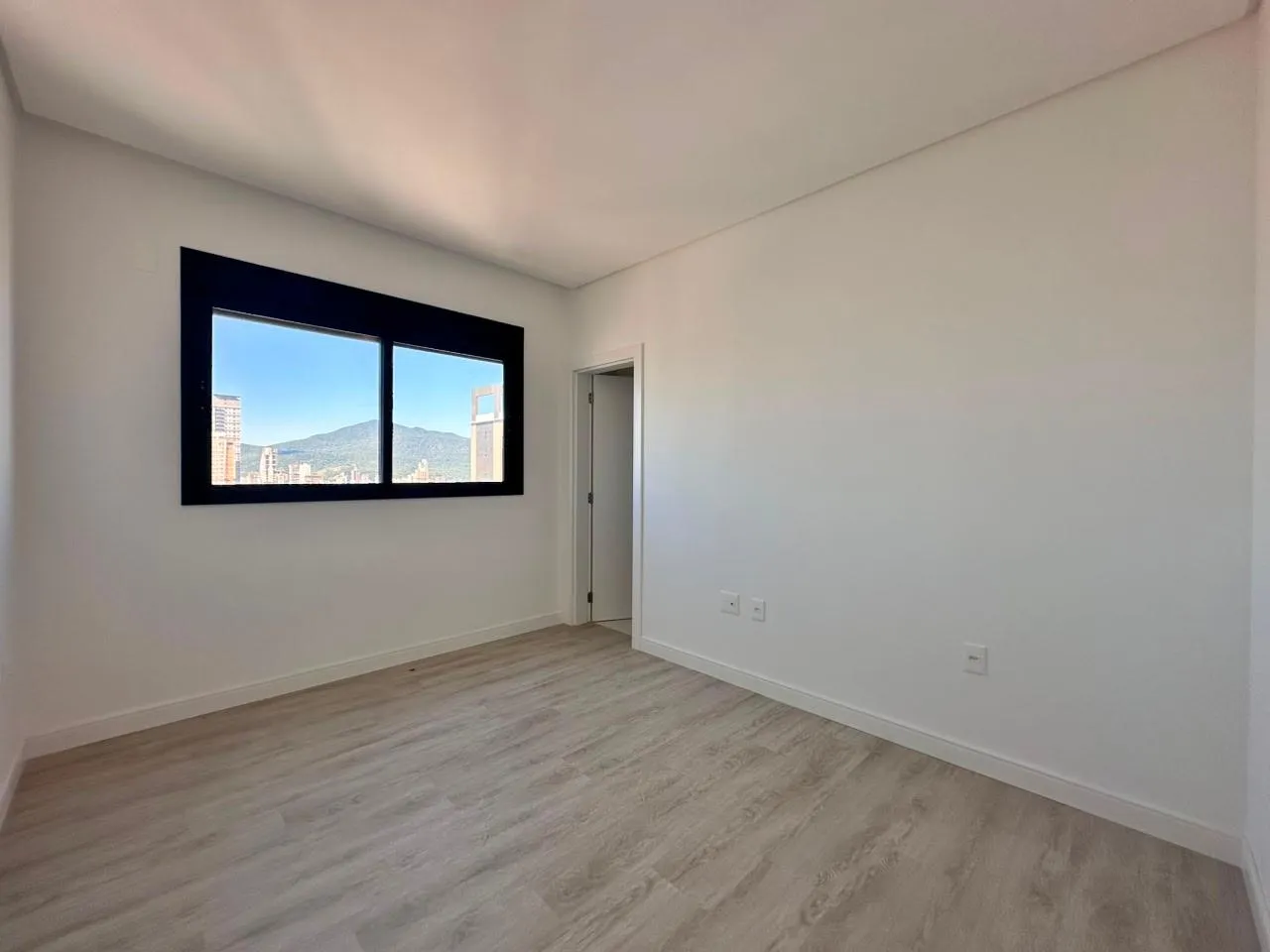 Imagem Apartamento à venda com 198m2 por R$ 5.500.000,00