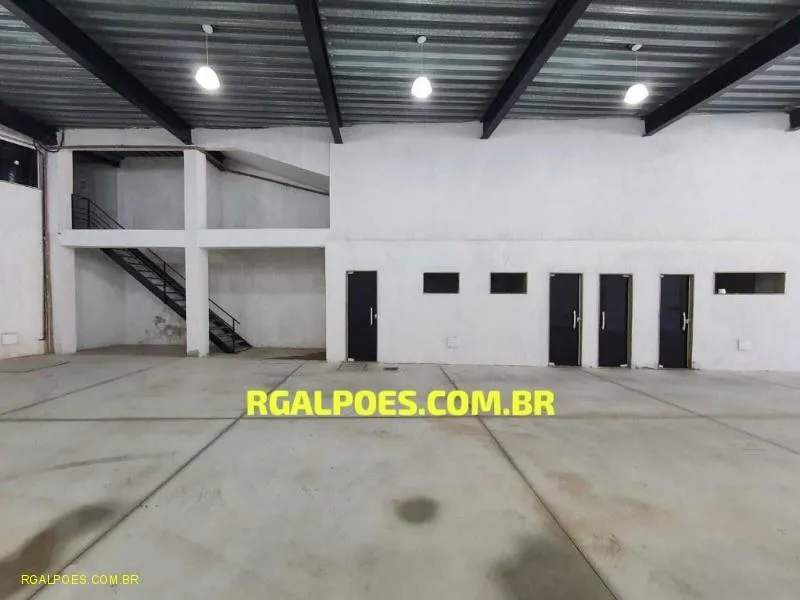 Imagem Galpão para Locação em NOVA IGUAÇU, Jardim Da Posse, 2 banheiros