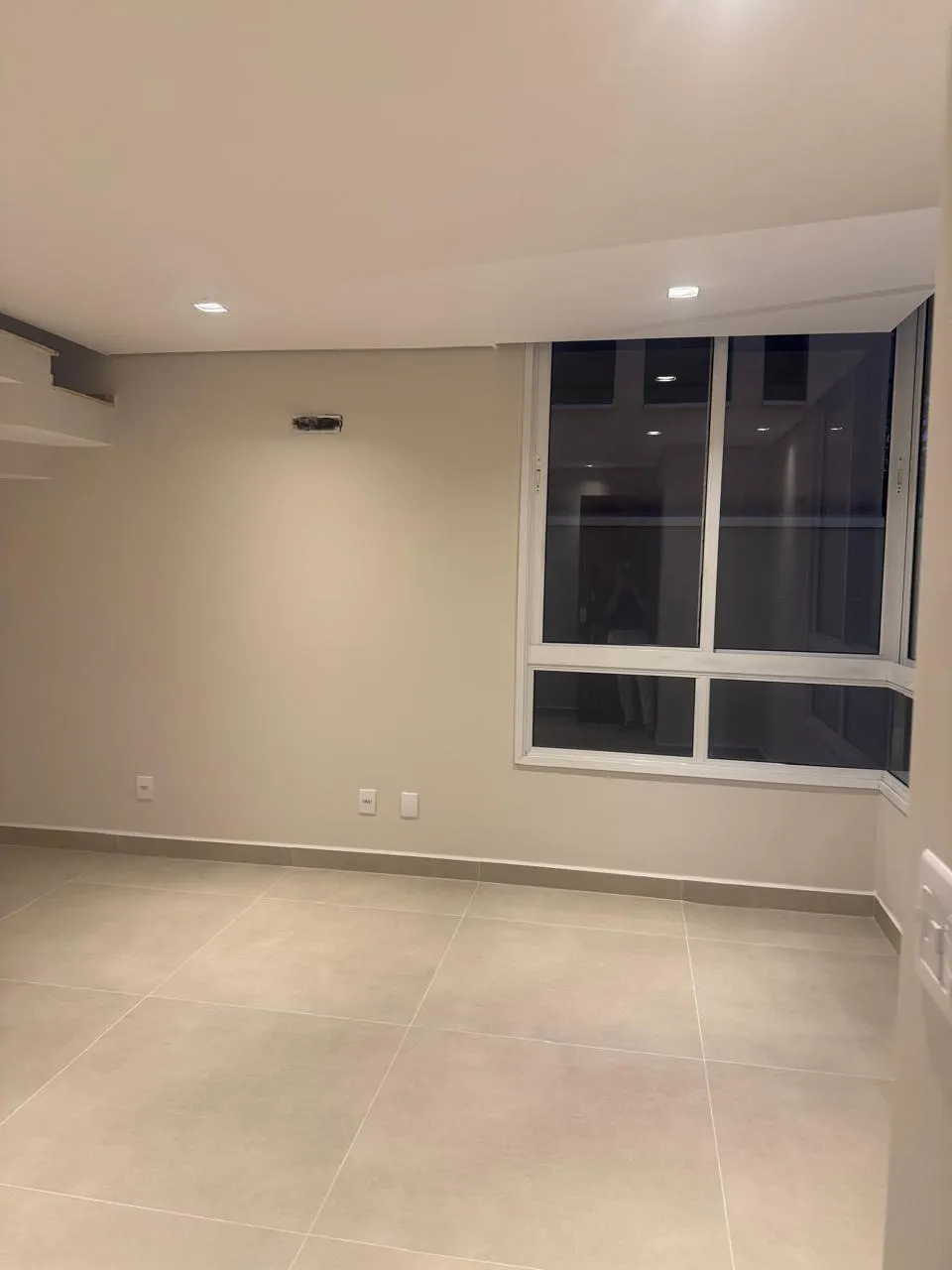 Imagem Sobrado de alto padrão à venda no Condomínio Mont Blanc, Sorocaba, com 3 suítes, piscina e 280 m²