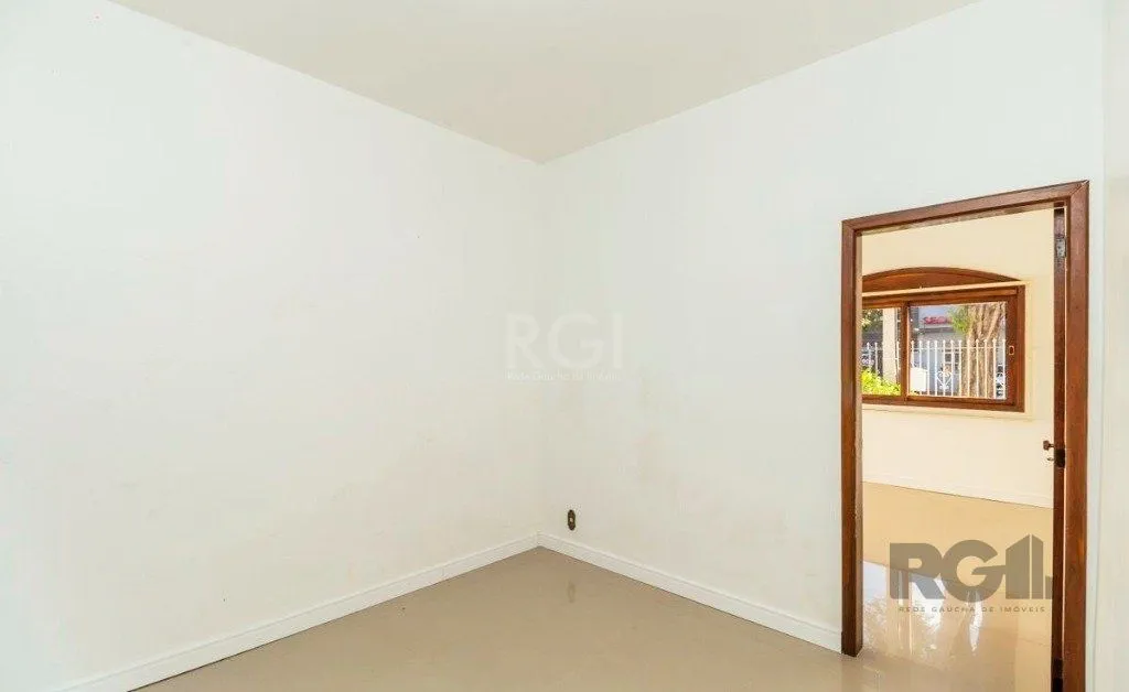 Imagem Casa de 266m² - 5 dormitórios, 5 vagas no bairro São João
