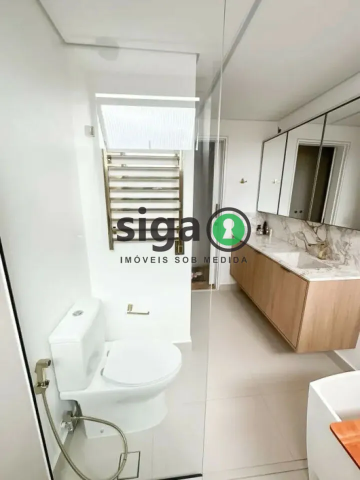 Imagem Alto Padrão Totalmente Reformado na Vila Cordeiro