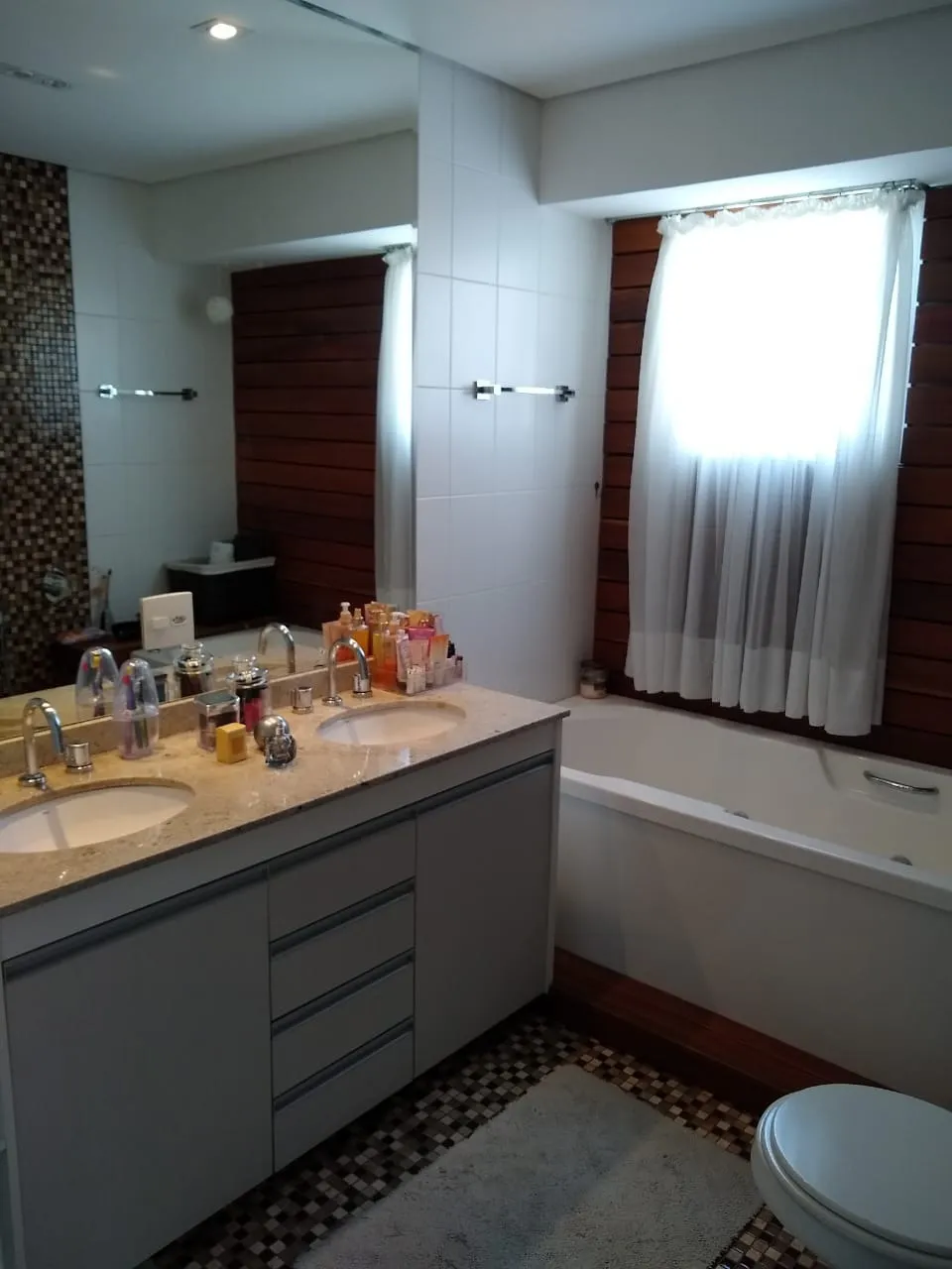 Imagem Apartamento 3 Suítes, 236 m² Condomínio L' Essence, Rua do Mercadão Parque Campolim.