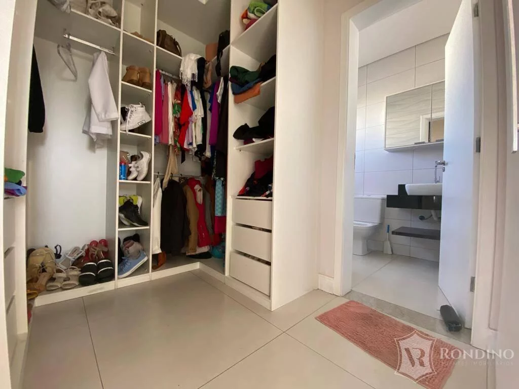 Imagem Casa Sobrado Condomínio Le France. Arquitetura Neoclássica