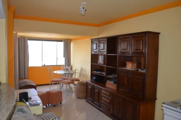 Imagem Apartamento para Venda - 71.75m², 2 dormitórios, 1 vaga - Petrópolis