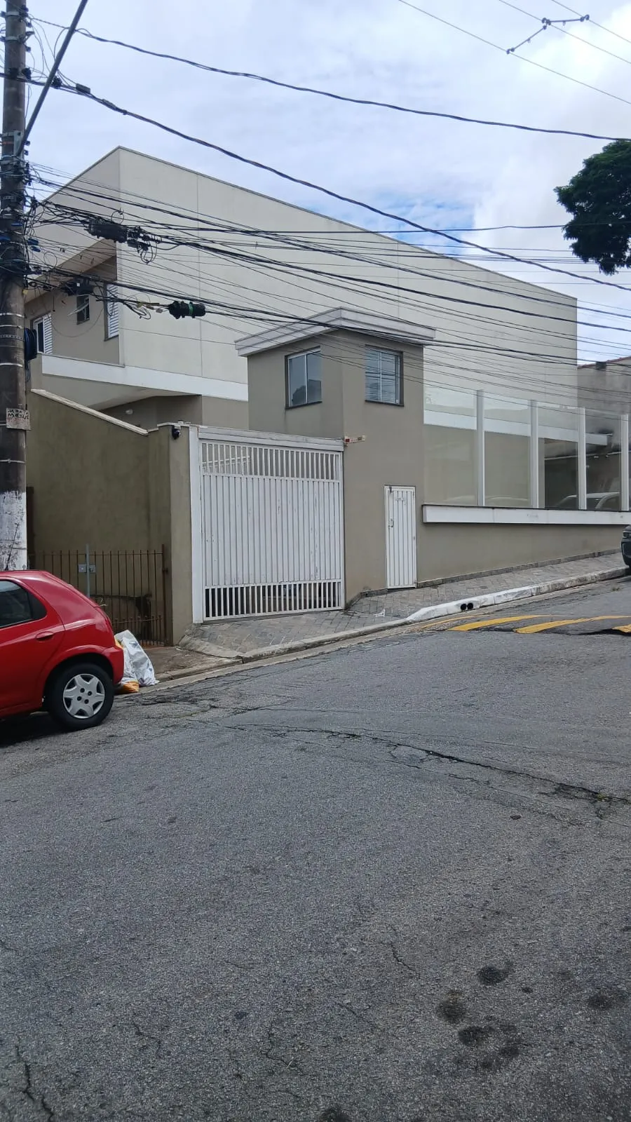 Imagem VENDO LINDO SOBRADO NOVO NO BAIRRO PEDREIRA!