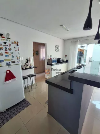 Imagem Sobrado com 3 dormitórios à venda, 202 m² por R$ 1.290.000,00 - Jardim Maristela - Atibaia/SP