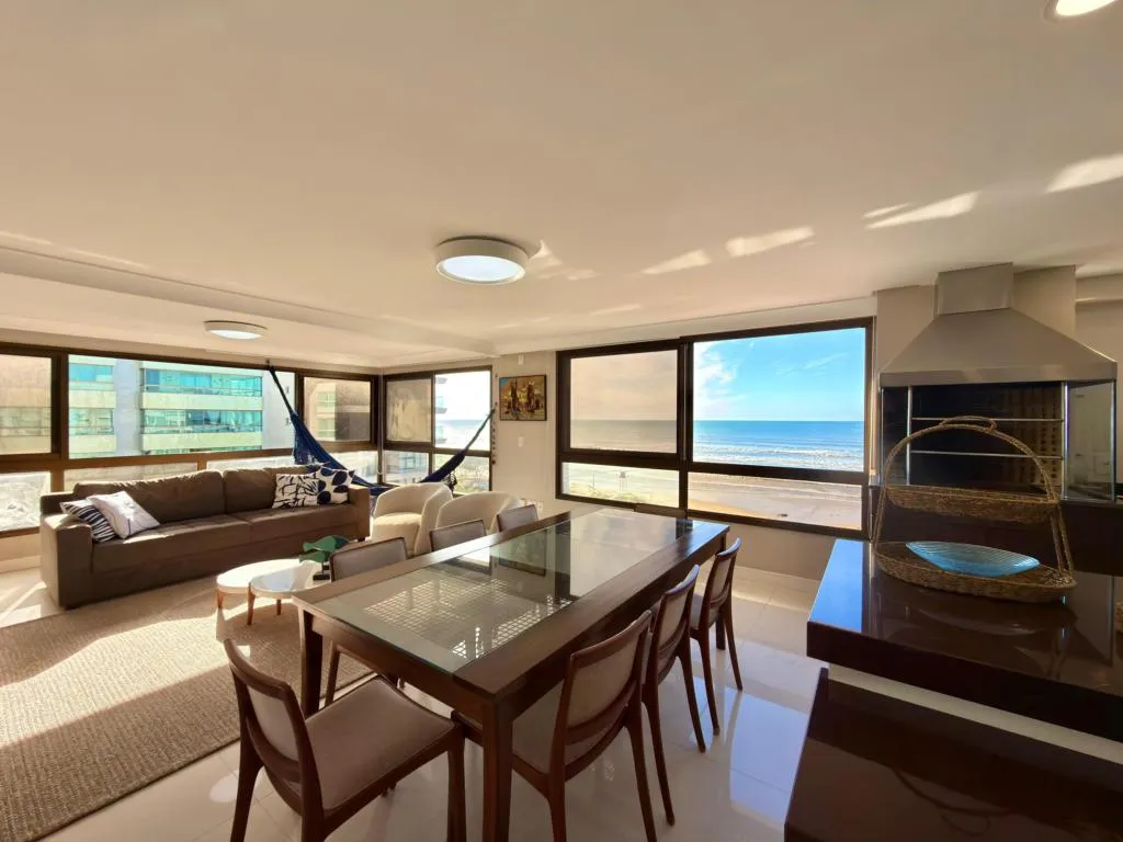 Imagem Apartamento 4Dormitórios dependência - Bairro Navegantes