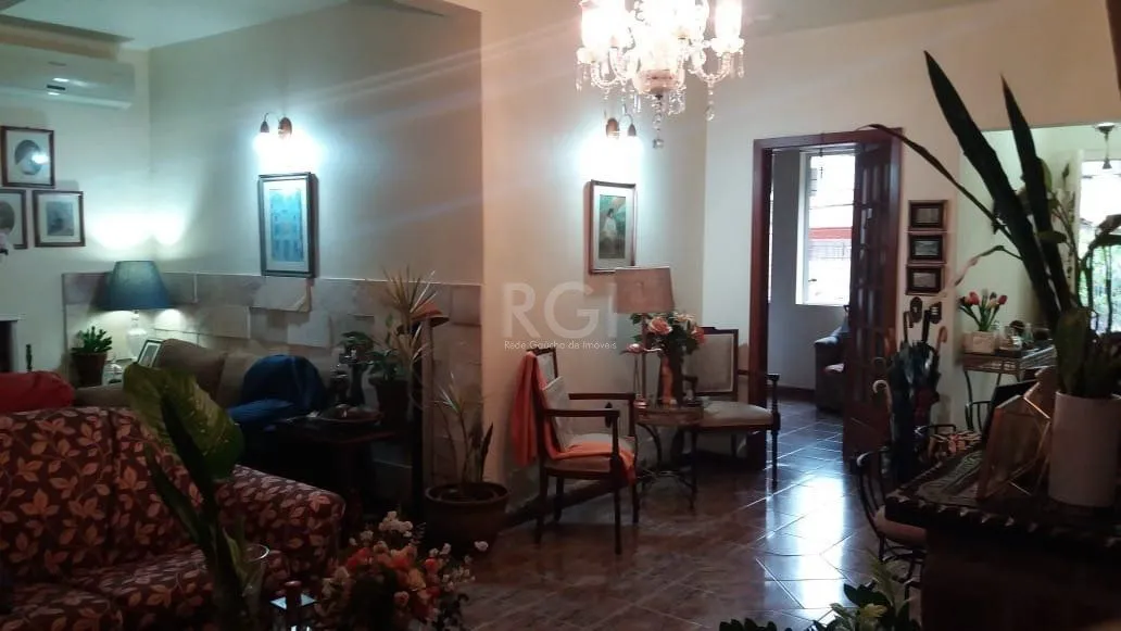 Imagem Casa para Venda - 300m², 5 dormitórios, sendo 1 suites, Bela Vista