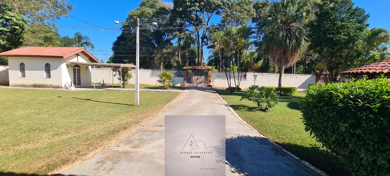Imagem Maravilhosa Chácara à Venda em Itu-SP: 4 Quartos, 1 Suíte, 3 Salas, 3 Banheiros, 3 Vagas de Garagem